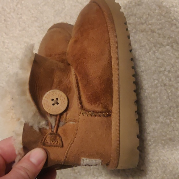 UGG Chestnut Bailey Button Boots kids sz 8 - Picture 5 of 12